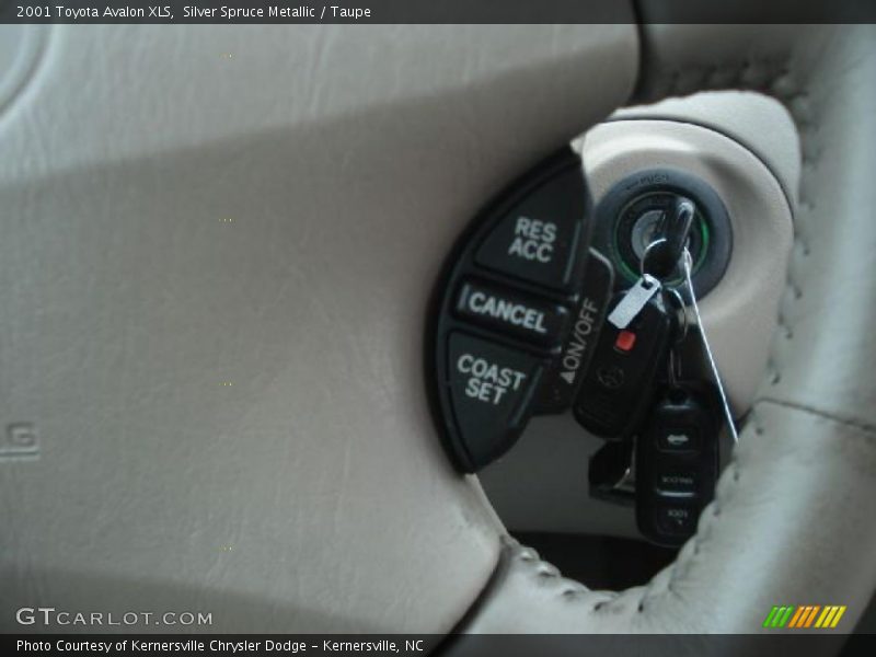 Silver Spruce Metallic / Taupe 2001 Toyota Avalon XLS