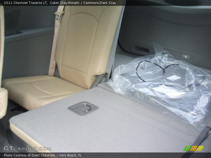 Cyber Gray Metallic / Cashmere/Dark Gray 2011 Chevrolet Traverse LT