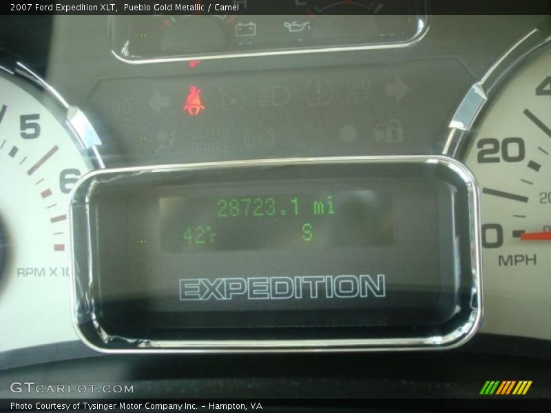 Pueblo Gold Metallic / Camel 2007 Ford Expedition XLT