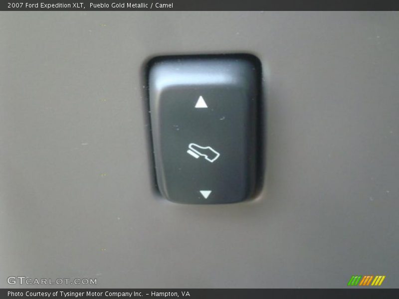 Pueblo Gold Metallic / Camel 2007 Ford Expedition XLT