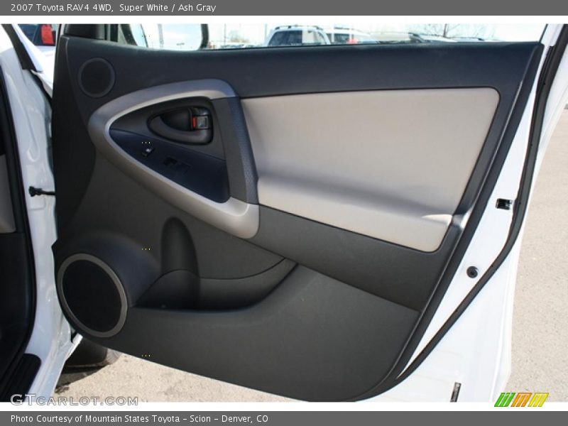 Super White / Ash Gray 2007 Toyota RAV4 4WD