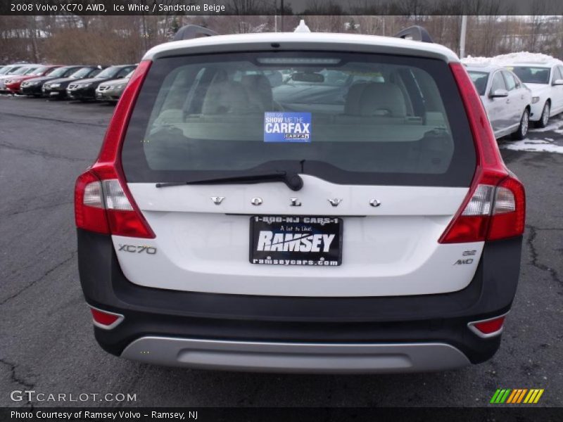 Ice White / Sandstone Beige 2008 Volvo XC70 AWD