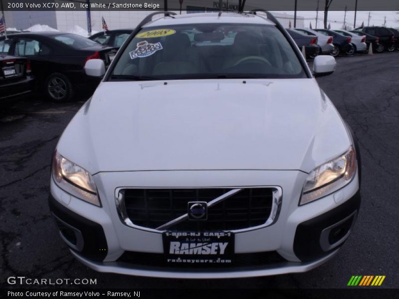 Ice White / Sandstone Beige 2008 Volvo XC70 AWD