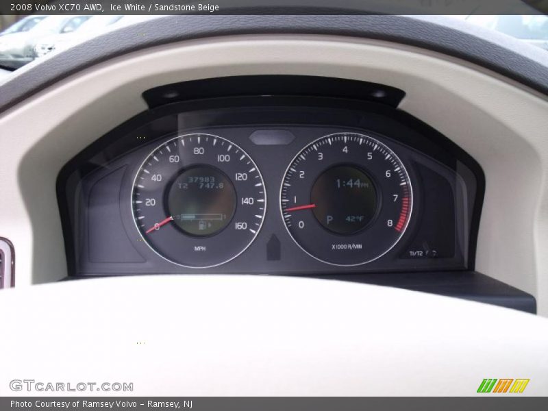 Ice White / Sandstone Beige 2008 Volvo XC70 AWD