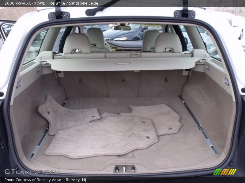Ice White / Sandstone Beige 2008 Volvo XC70 AWD