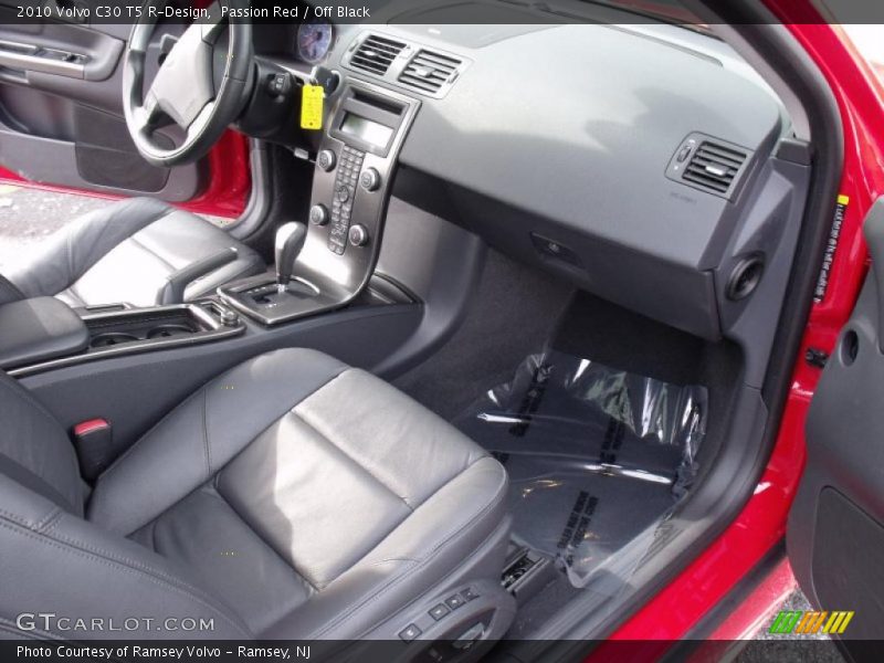 Passion Red / Off Black 2010 Volvo C30 T5 R-Design