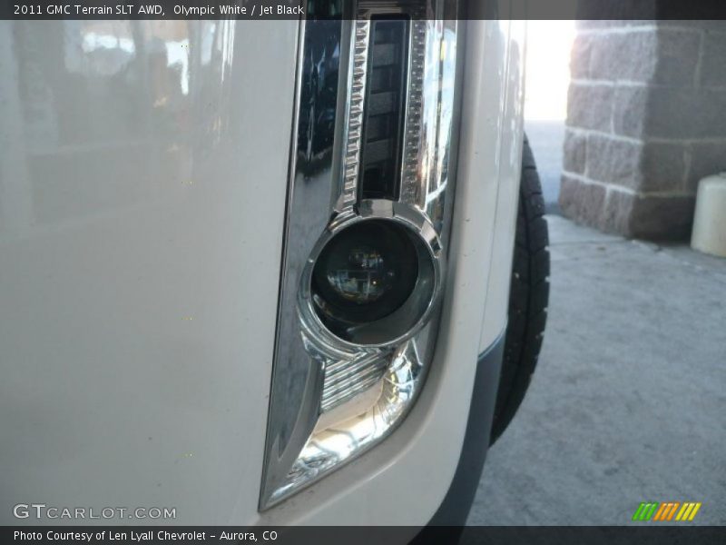 Olympic White / Jet Black 2011 GMC Terrain SLT AWD