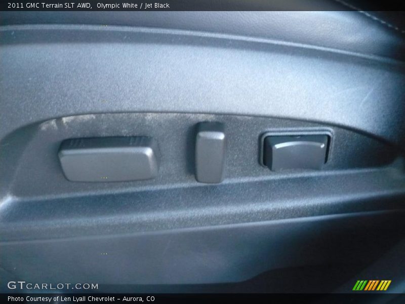 Olympic White / Jet Black 2011 GMC Terrain SLT AWD