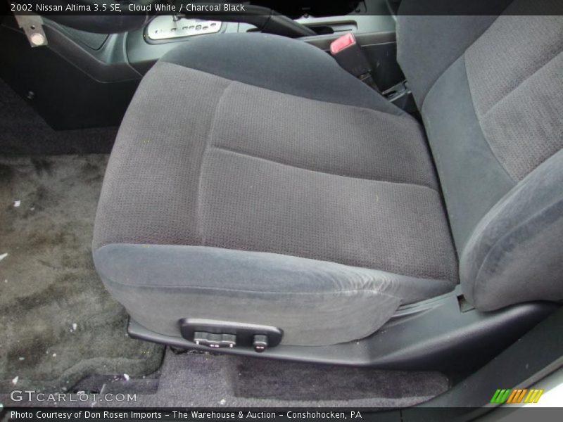 Cloud White / Charcoal Black 2002 Nissan Altima 3.5 SE