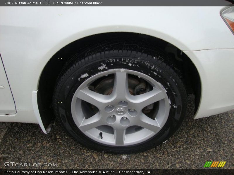 Cloud White / Charcoal Black 2002 Nissan Altima 3.5 SE