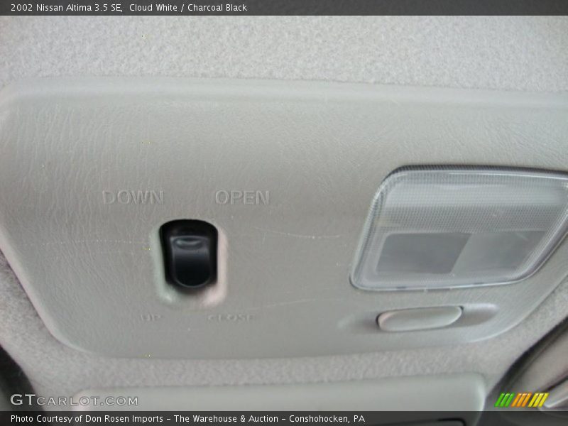 Cloud White / Charcoal Black 2002 Nissan Altima 3.5 SE