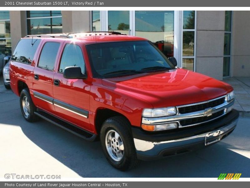 Front 3/4 View of 2001 Suburban 1500 LT