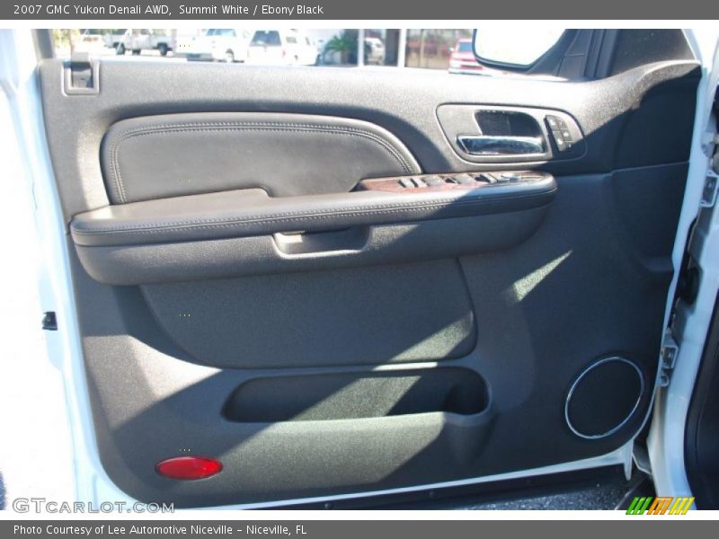 Summit White / Ebony Black 2007 GMC Yukon Denali AWD