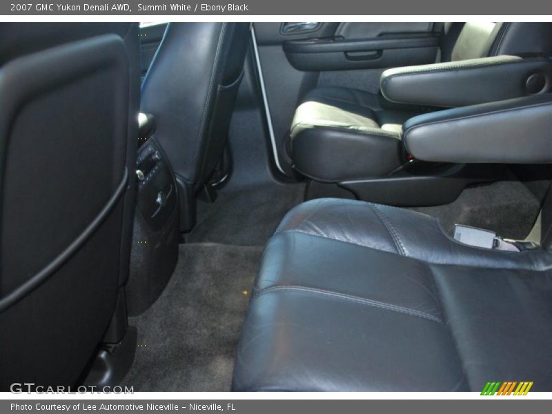 Summit White / Ebony Black 2007 GMC Yukon Denali AWD