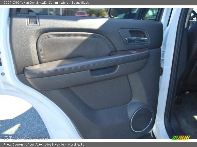 Summit White / Ebony Black 2007 GMC Yukon Denali AWD