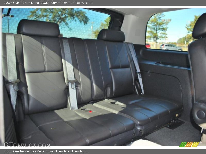 Summit White / Ebony Black 2007 GMC Yukon Denali AWD