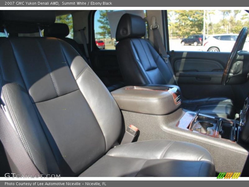Summit White / Ebony Black 2007 GMC Yukon Denali AWD