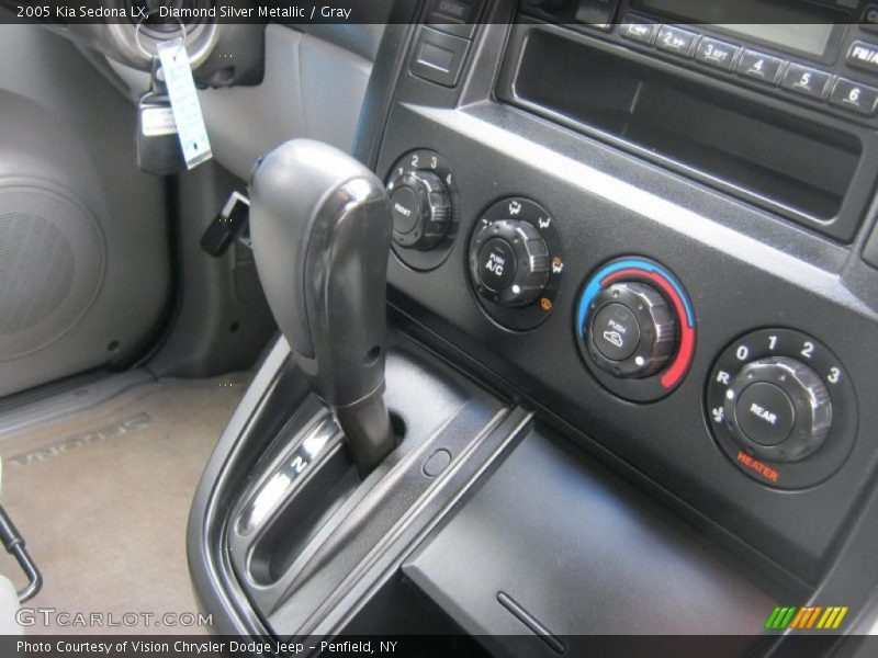 Diamond Silver Metallic / Gray 2005 Kia Sedona LX