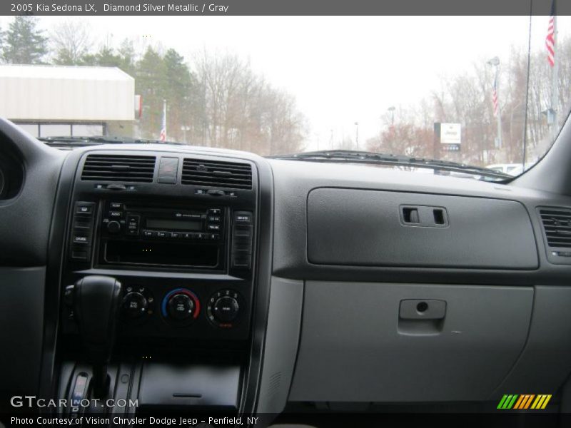 Diamond Silver Metallic / Gray 2005 Kia Sedona LX