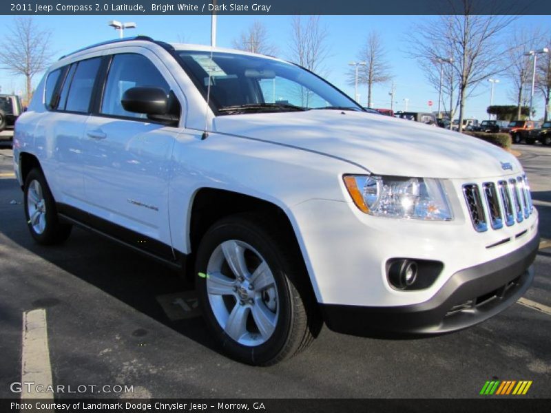 Front 3/4 View of 2011 Compass 2.0 Latitude