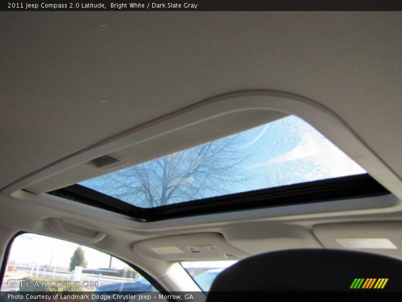 Bright White / Dark Slate Gray 2011 Jeep Compass 2.0 Latitude