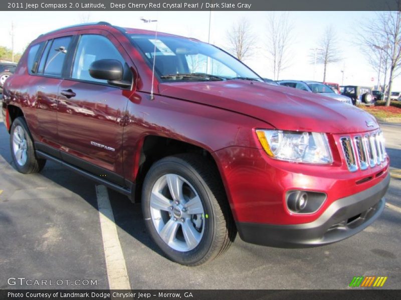 Front 3/4 View of 2011 Compass 2.0 Latitude