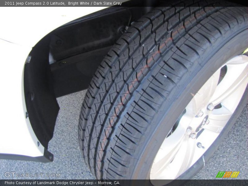 Bright White / Dark Slate Gray 2011 Jeep Compass 2.0 Latitude