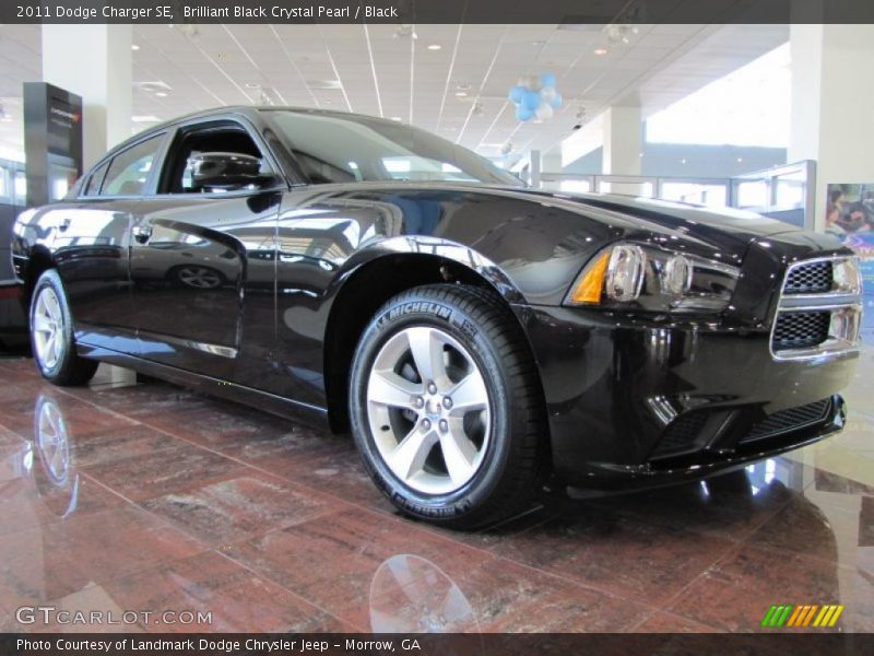 Front 3/4 View of 2011 Charger SE