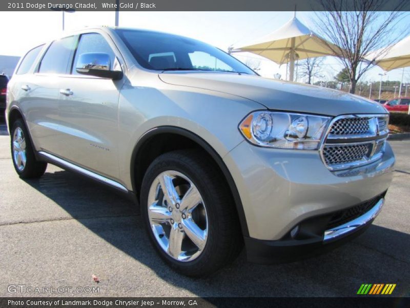 Front 3/4 View of 2011 Durango Citadel