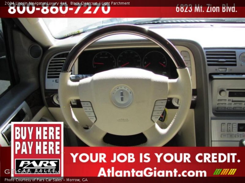 Black Clearcoat / Light Parchment 2004 Lincoln Navigator Luxury 4x4