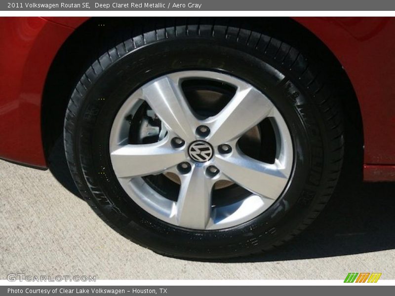 Deep Claret Red Metallic / Aero Gray 2011 Volkswagen Routan SE