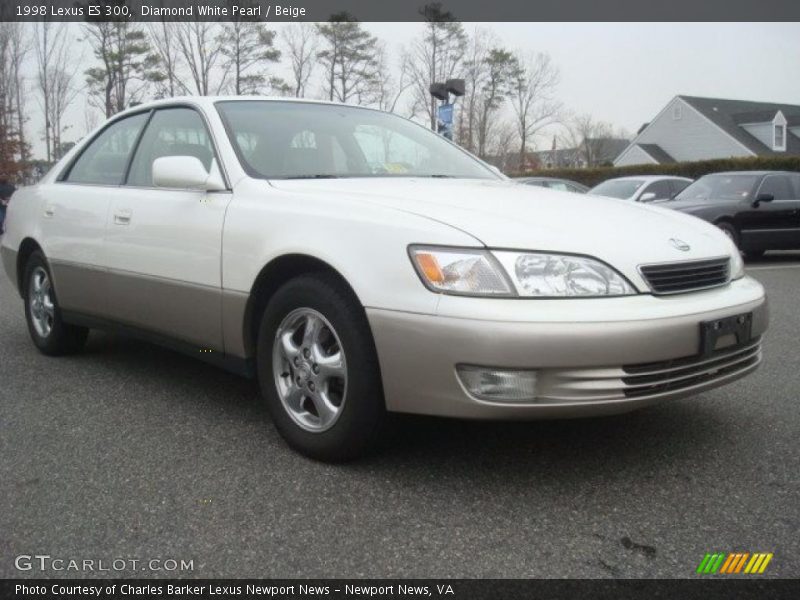 Front 3/4 View of 1998 ES 300
