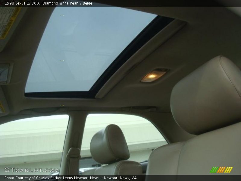 Diamond White Pearl / Beige 1998 Lexus ES 300