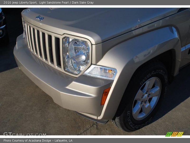 Light Sandstone Pearl / Dark Slate Gray 2010 Jeep Liberty Sport