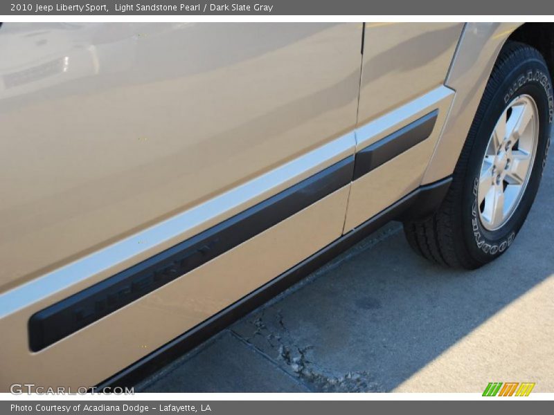 Light Sandstone Pearl / Dark Slate Gray 2010 Jeep Liberty Sport