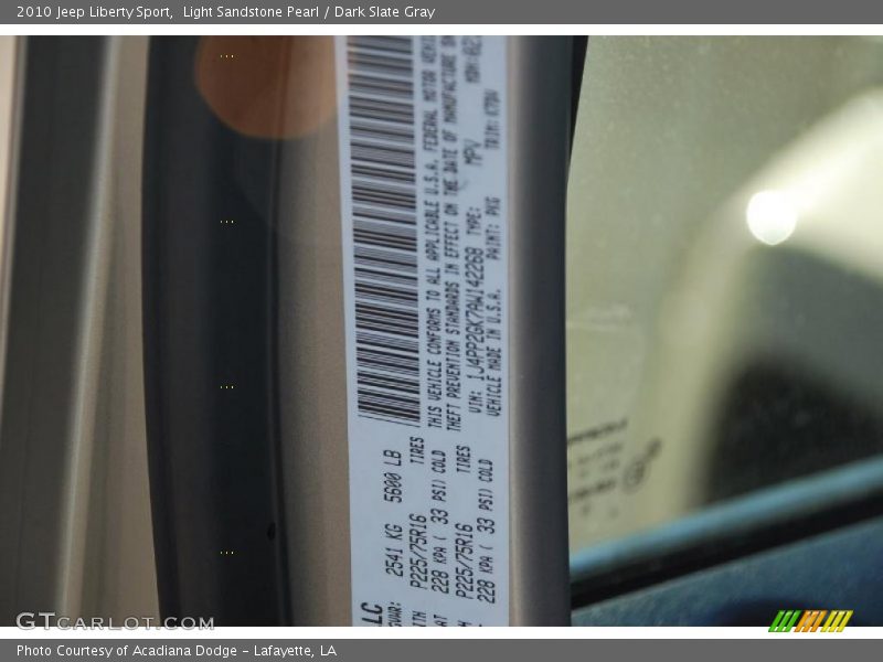 Light Sandstone Pearl / Dark Slate Gray 2010 Jeep Liberty Sport