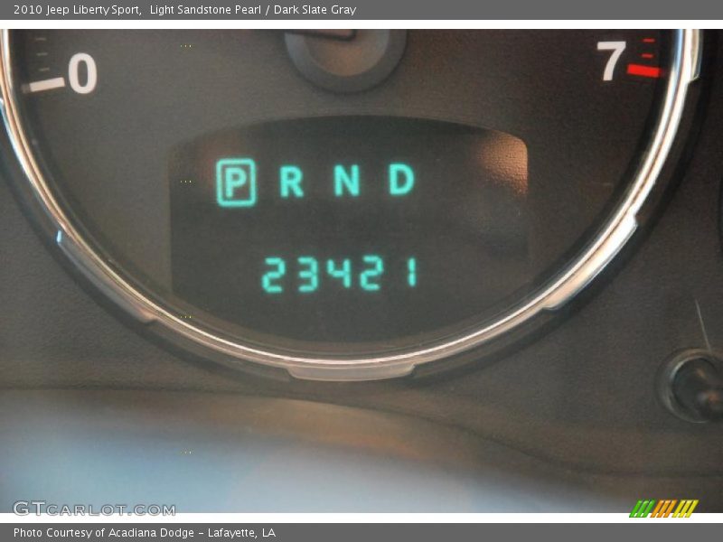 Light Sandstone Pearl / Dark Slate Gray 2010 Jeep Liberty Sport