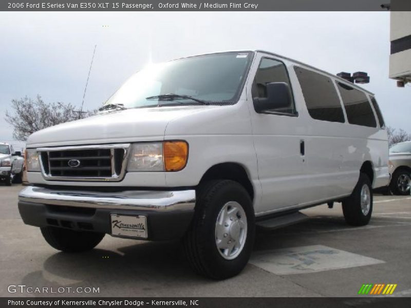 Oxford White / Medium Flint Grey 2006 Ford E Series Van E350 XLT 15 Passenger