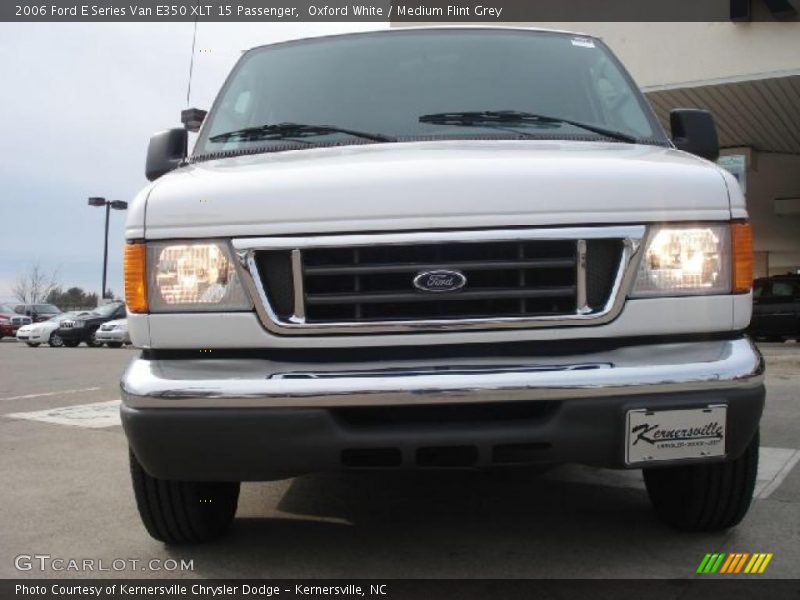Oxford White / Medium Flint Grey 2006 Ford E Series Van E350 XLT 15 Passenger
