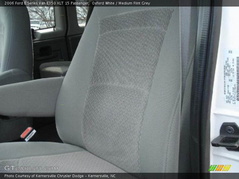 Oxford White / Medium Flint Grey 2006 Ford E Series Van E350 XLT 15 Passenger