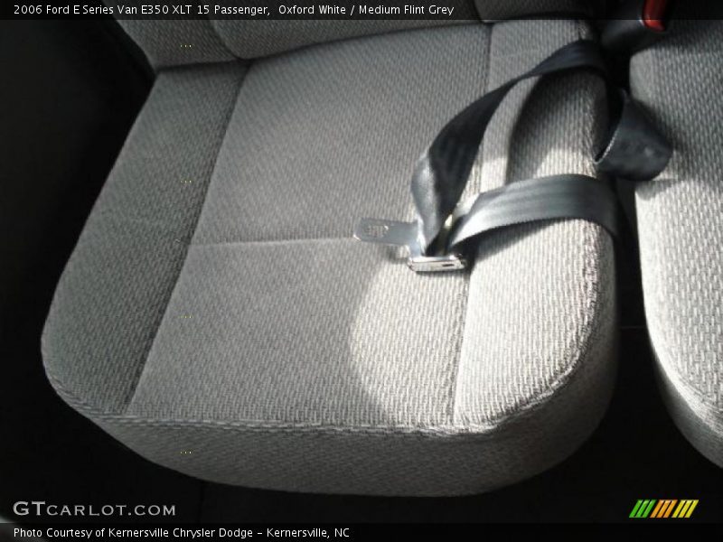 Oxford White / Medium Flint Grey 2006 Ford E Series Van E350 XLT 15 Passenger