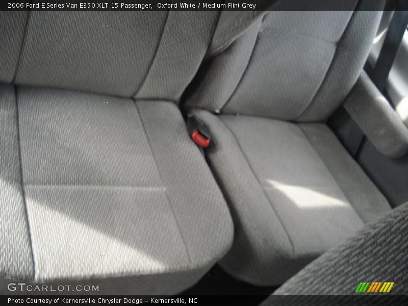 Oxford White / Medium Flint Grey 2006 Ford E Series Van E350 XLT 15 Passenger