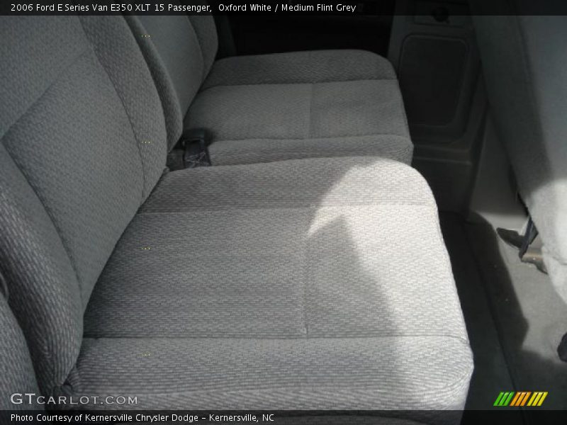 Oxford White / Medium Flint Grey 2006 Ford E Series Van E350 XLT 15 Passenger