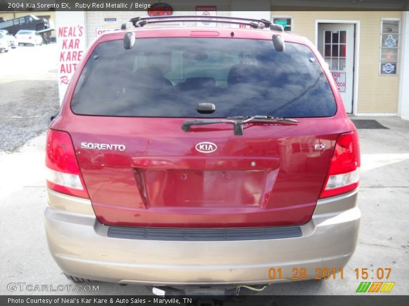 Ruby Red Metallic / Beige 2004 Kia Sorento EX