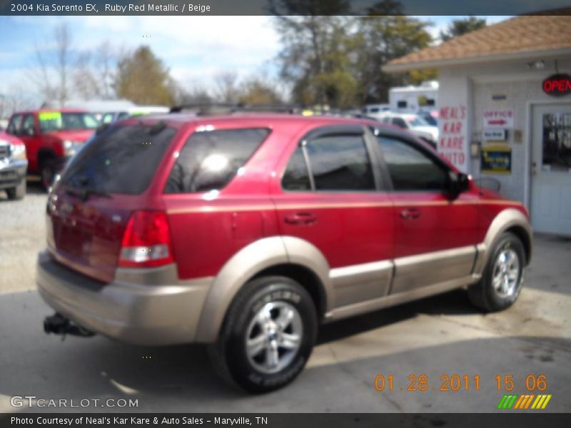 Ruby Red Metallic / Beige 2004 Kia Sorento EX