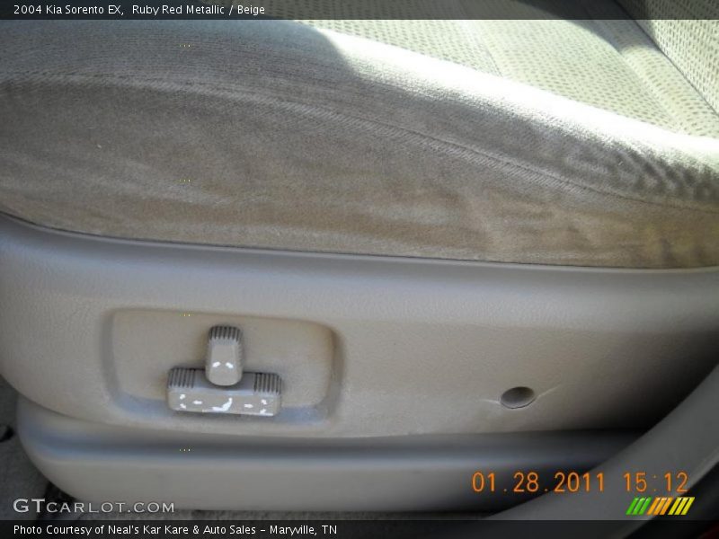 Ruby Red Metallic / Beige 2004 Kia Sorento EX