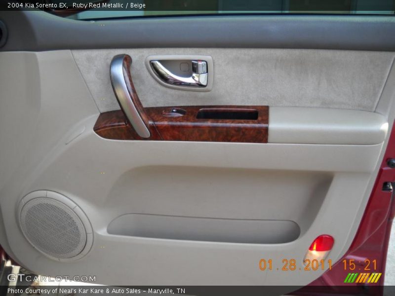 Ruby Red Metallic / Beige 2004 Kia Sorento EX