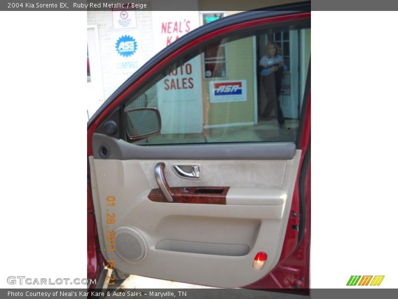 Ruby Red Metallic / Beige 2004 Kia Sorento EX