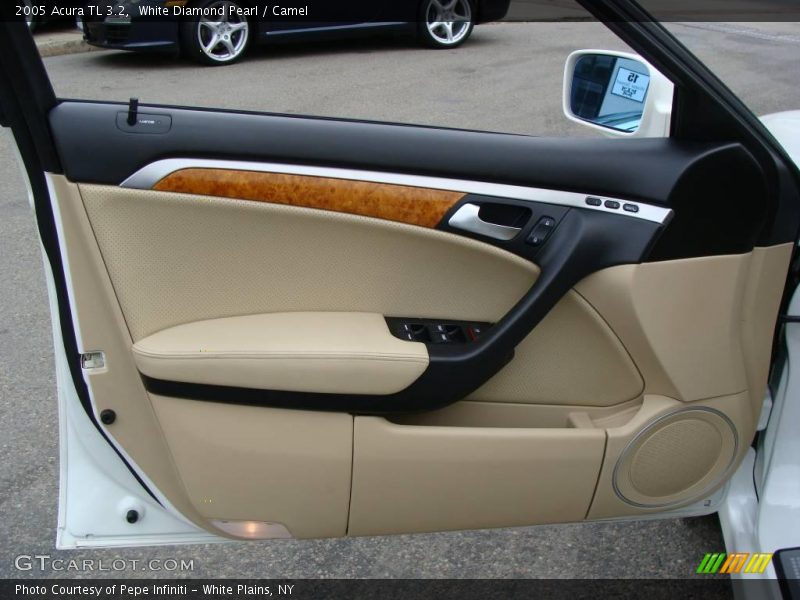 White Diamond Pearl / Camel 2005 Acura TL 3.2