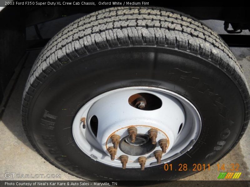 Oxford White / Medium Flint 2003 Ford F350 Super Duty XL Crew Cab Chassis